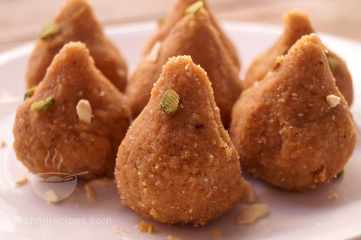 Besan ke Modak or khoye Ke Modak